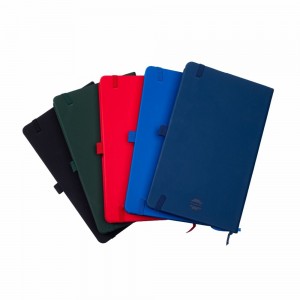 Блокнот Berganote Soft А5, на гумці, в клітинку